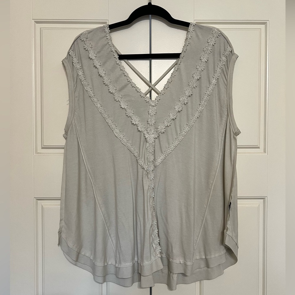 POL Women's Light Gray Embroidered V-Neck Tank Top